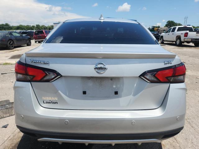  NISSAN VERSA 2020 Srebrny
