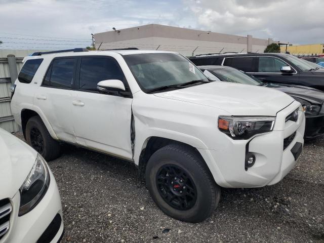 2023 TOYOTA 4RUNNER SE  