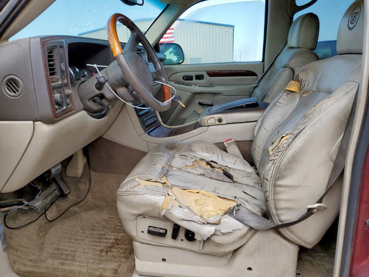 2002 Cadillac Escalade Luxury VIN: 1GYEK63N32R153989 Lot: 64122775