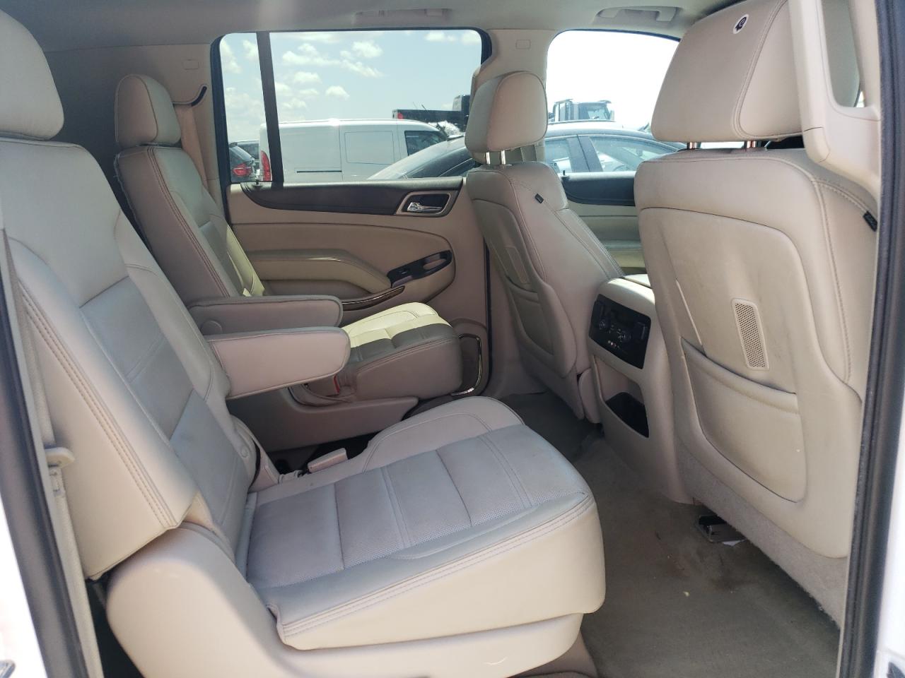 2016 GMC Yukon Xl Denali VIN: 1GKS2HKJ5GR142166 Lot: 63999775