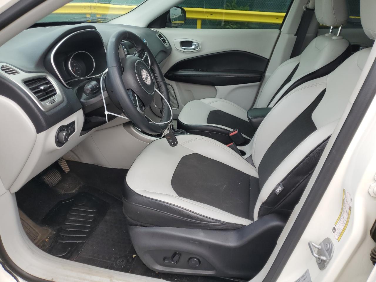 2018 Jeep Compass Latitude VIN: 3C4NJCBB5JT124997 Lot: 65201545