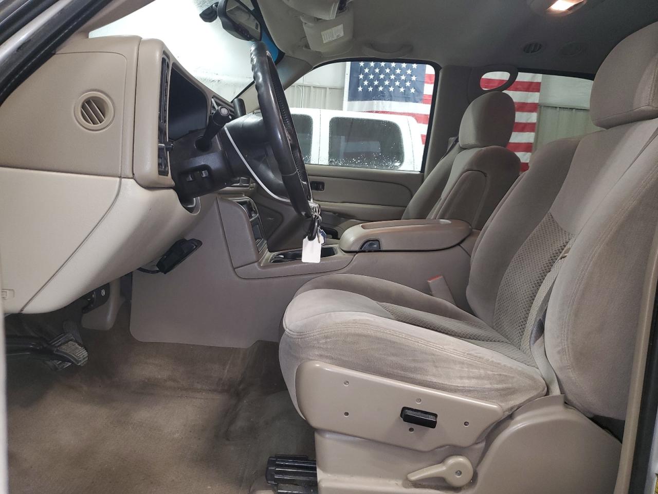 2005 Chevrolet Tahoe K1500 VIN: 1GNEK13T65R100321 Lot: 64065115