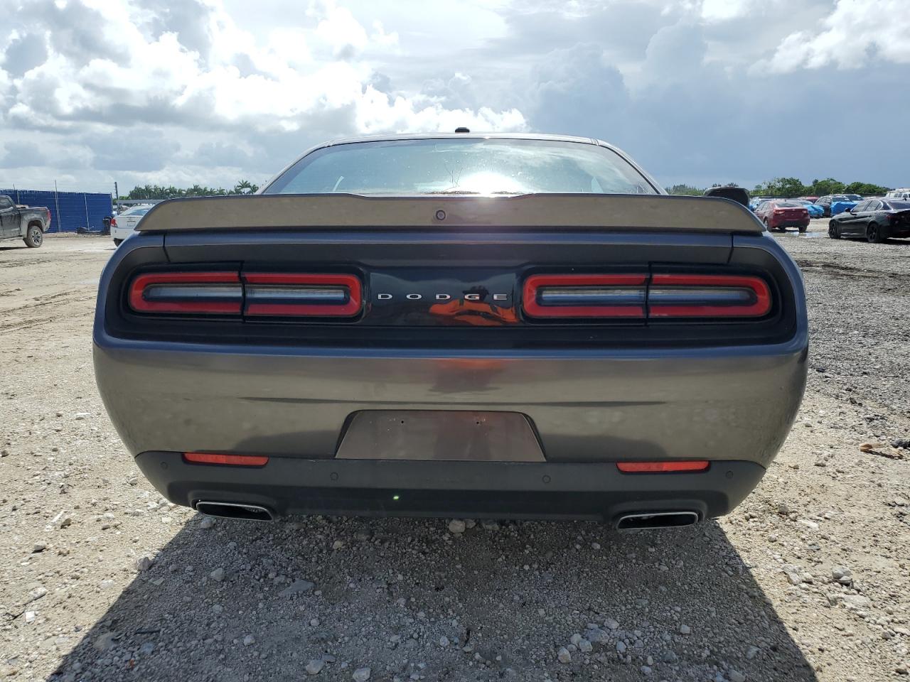 2018 Dodge Challenger Sxt VIN: 2C3CDZAG0JH270607 Lot: 65373725