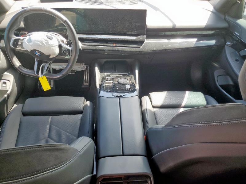  BMW 5 SERIES 2024 Серый