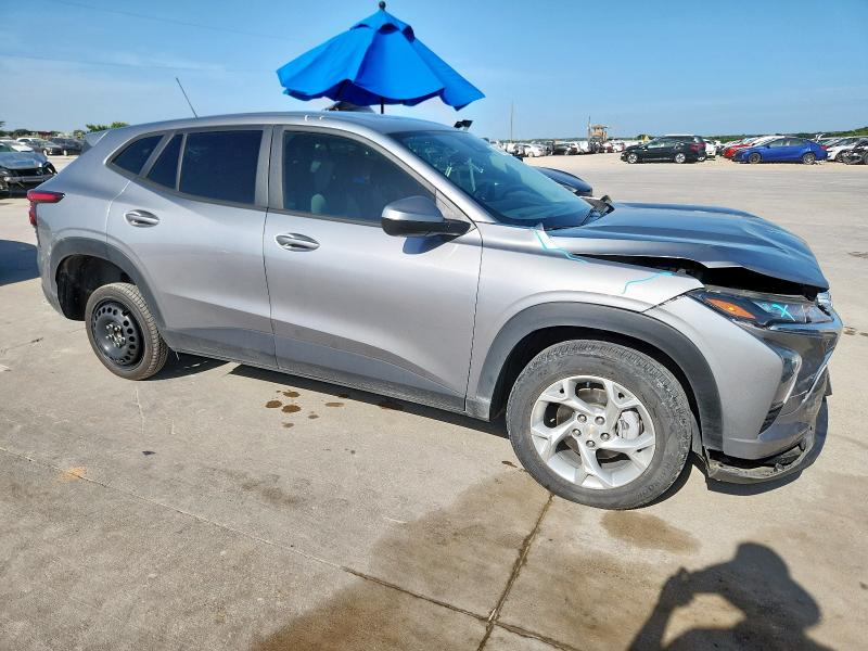  CHEVROLET TRAX 2024 Szary