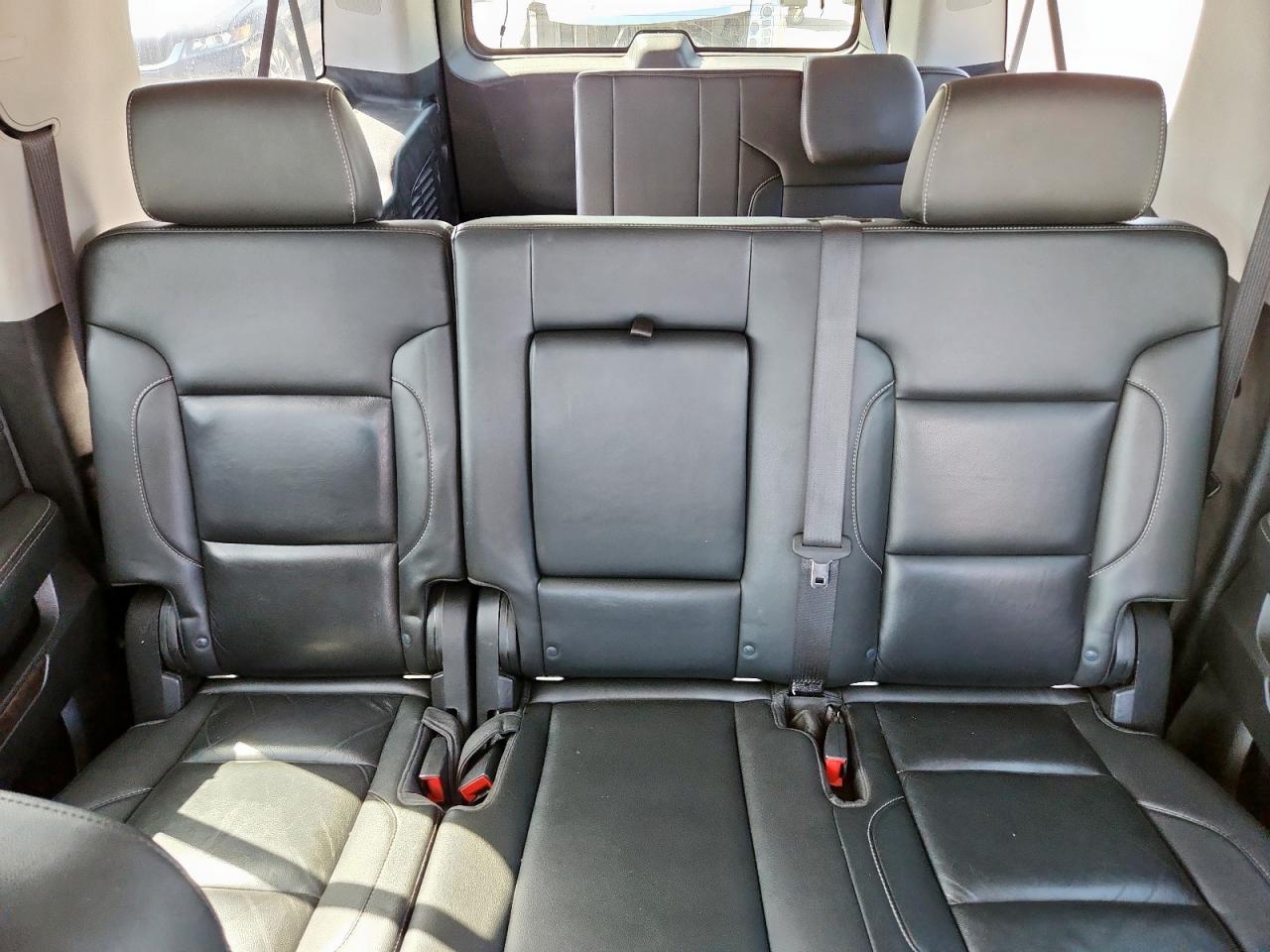 2018 Chevrolet Suburban C1500 Lt VIN: 1GNSCHKC5JR272151 Lot: 64613945