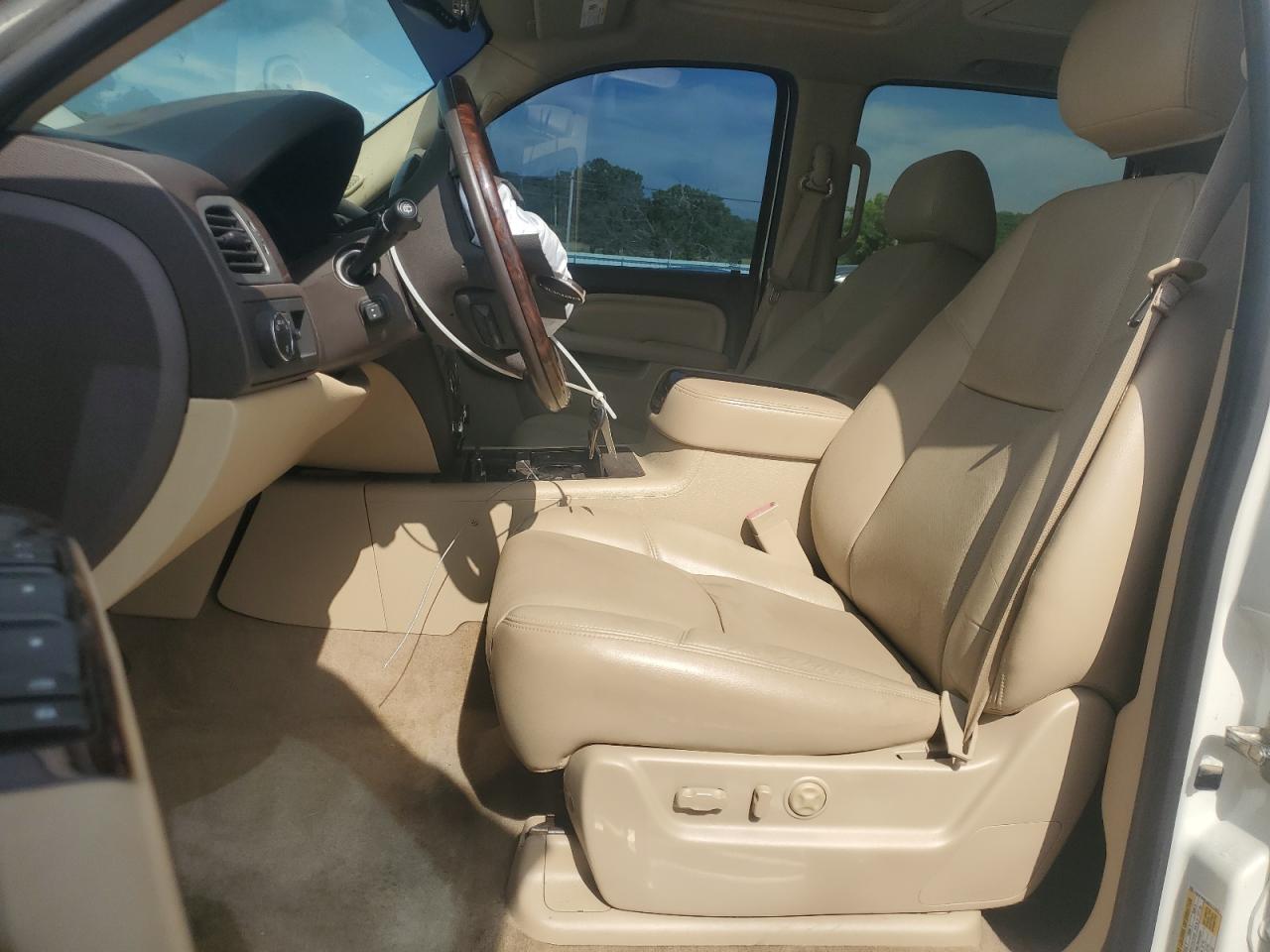 2014 GMC Yukon Xl Denali VIN: 1GKS1MEF4ER177877 Lot: 64712435