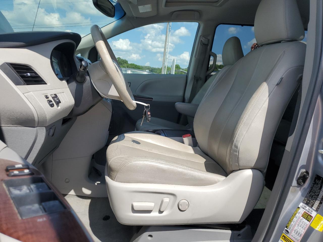 2014 Toyota Sienna Xle VIN: 5TDYK3DC3ES473978 Lot: 64891185