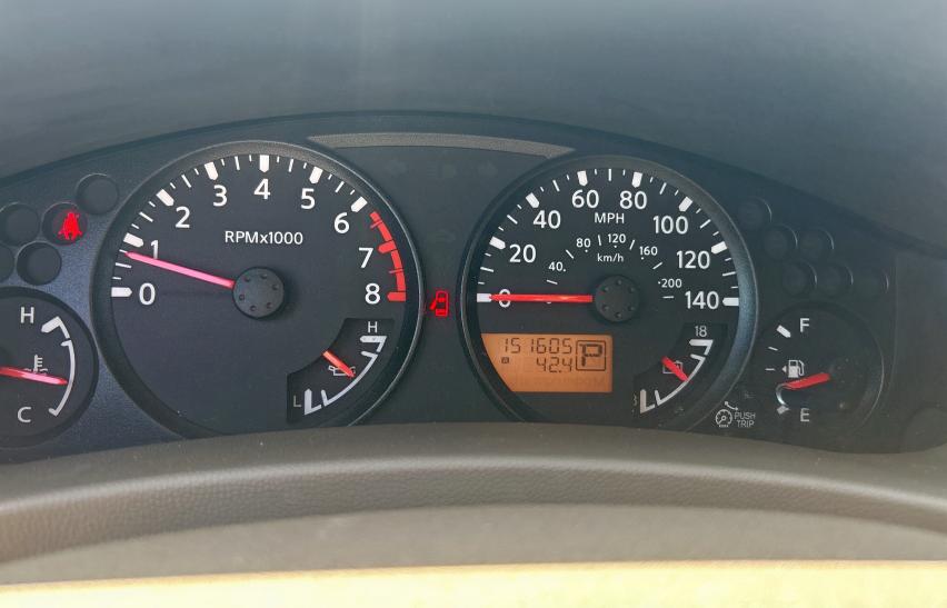 Pickups NISSAN FRONTIER 2012 Red