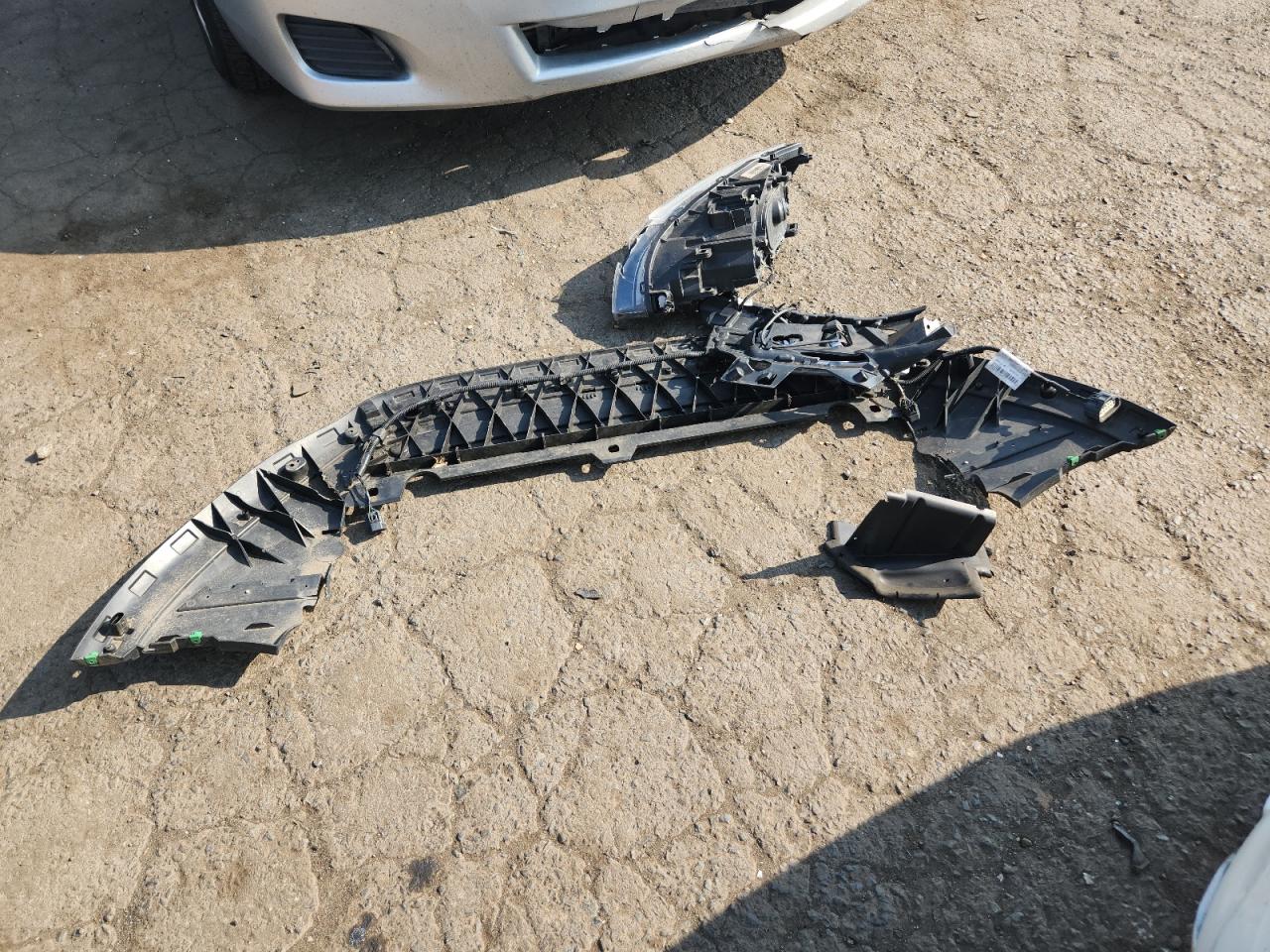 2015 Volvo S60 Premier VIN: YV126MFB1F2304422 Lot: 64290055