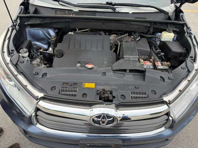 2015 TOYOTA HIGHLANDER XLE  