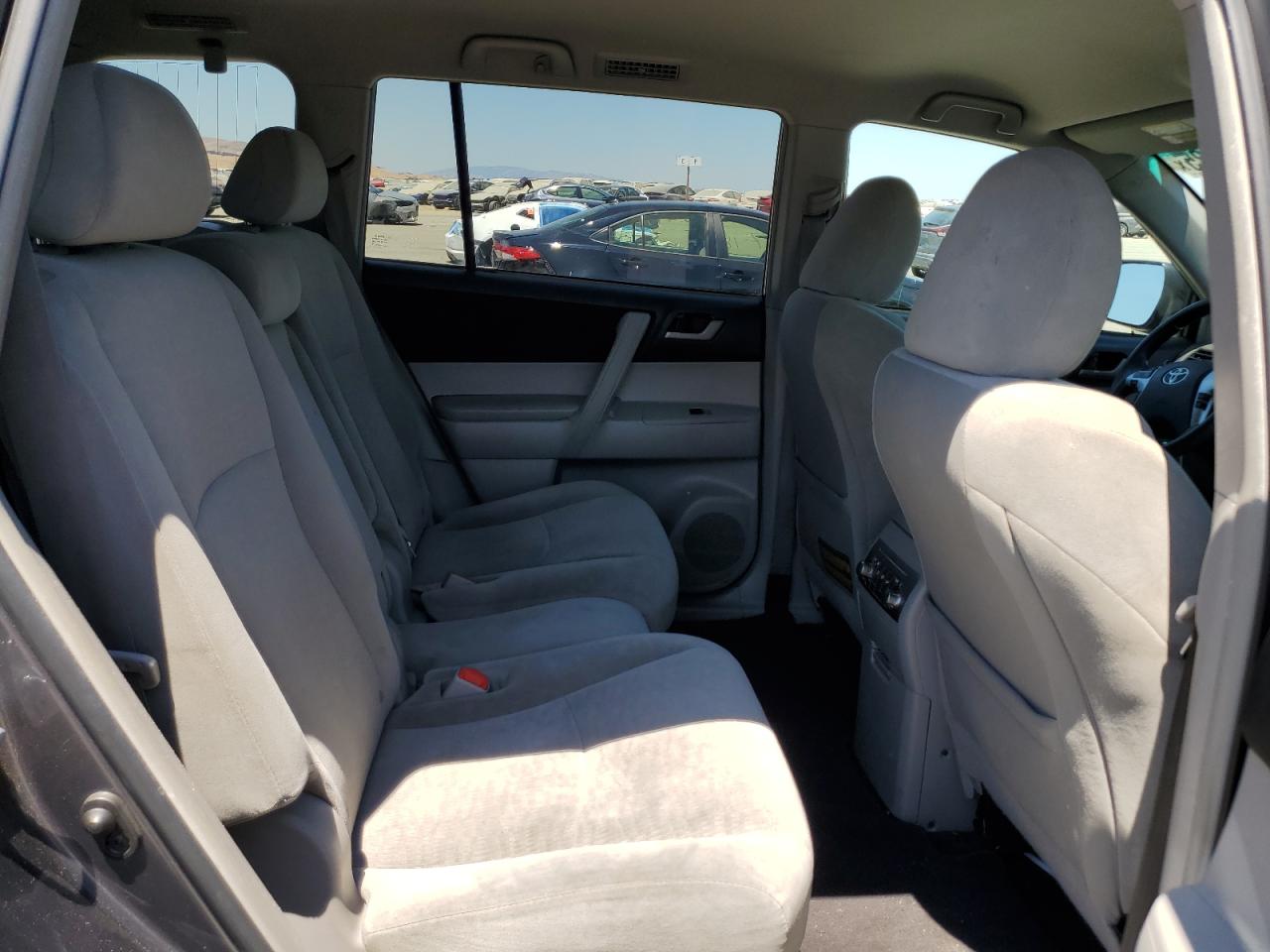 2011 Toyota Highlander Base VIN: 5TDZK3EH7BS036611 Lot: 65413325