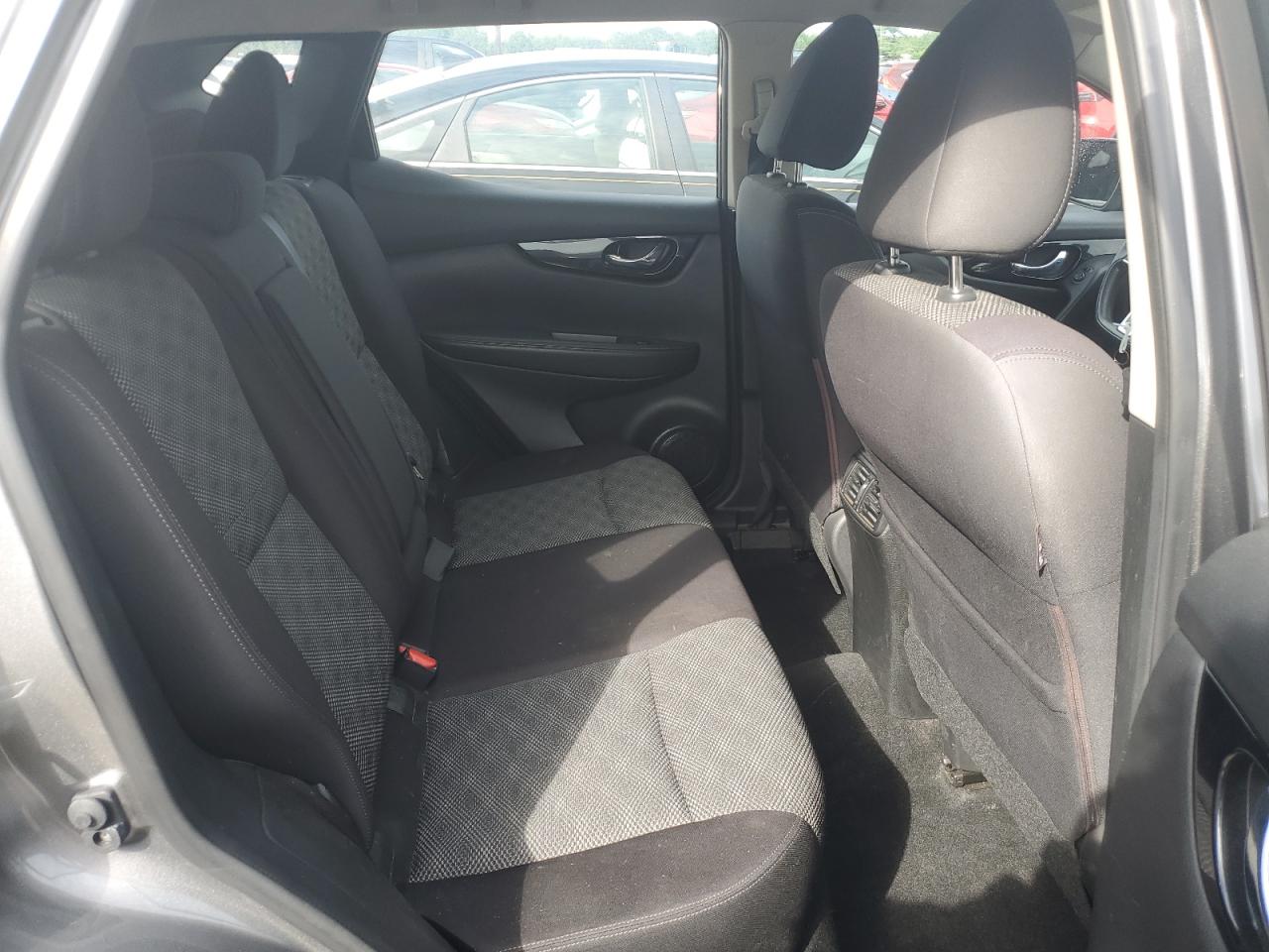 JN1BJ1CR6JW202848 NISSAN ROGUE 2018