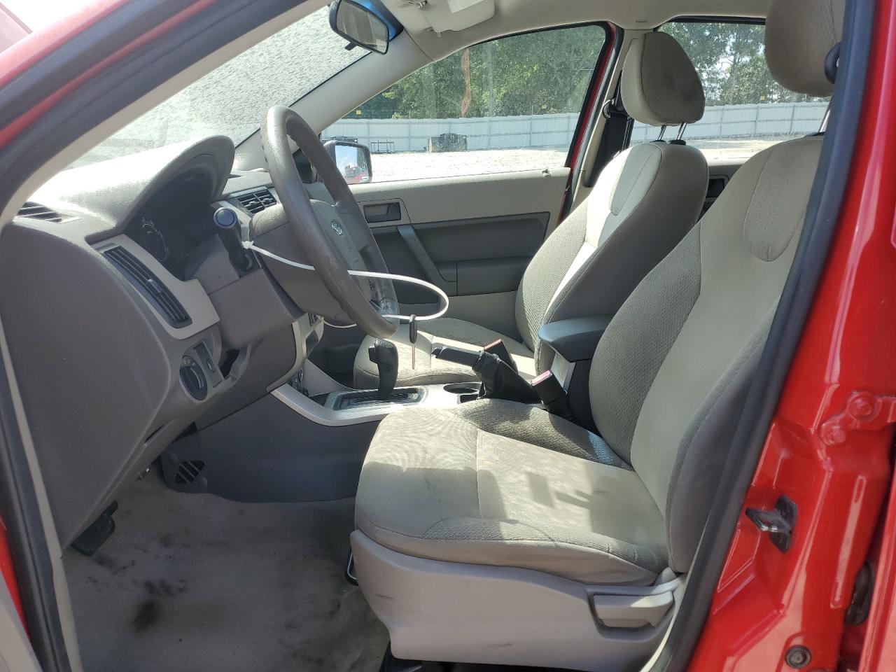 2008 Ford Focus S/Se VIN: 1FAHP34N48W136233 Lot: 63301185