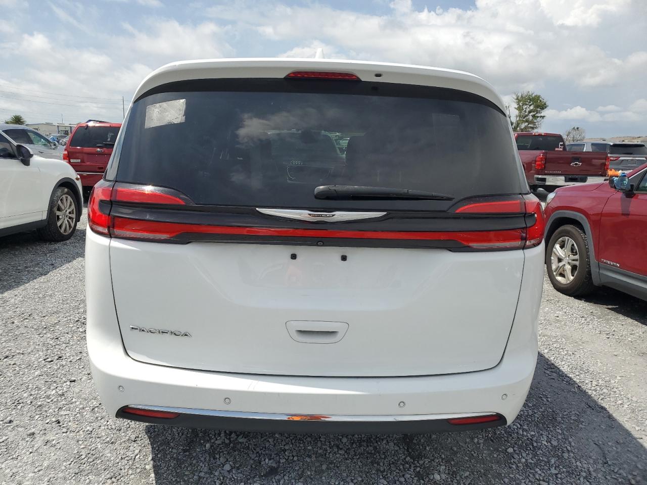 2022 Chrysler Pacifica Touring L VIN: 2C4RC1BG7NR109728 Lot: 64796435