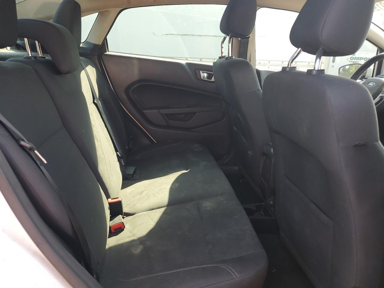 3FADP4BJ0GM126429 2016 Ford Fiesta Se