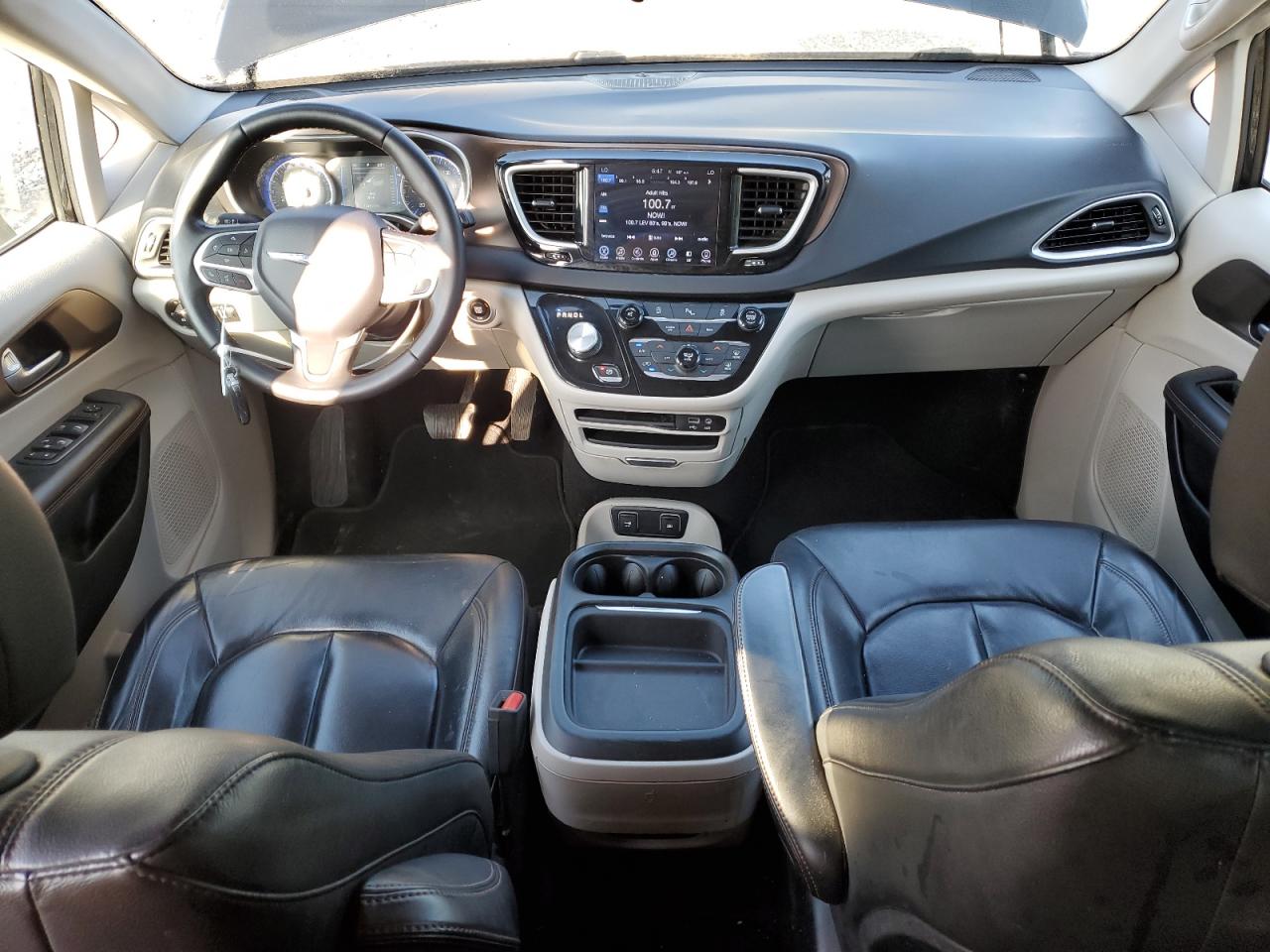 2c4rc1bg4hr705190 2C4RC1BG4HR705190 2017 Chrysler Pacifica Touring L