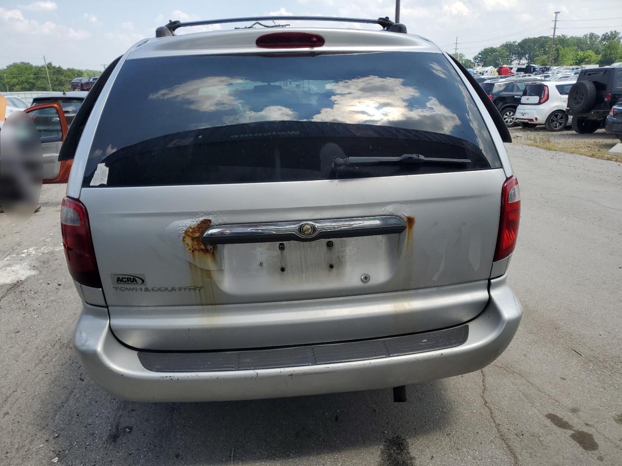 2005 Chrysler Town & Country VIN: 1C4GP45R15B382141 Lot: 63596045