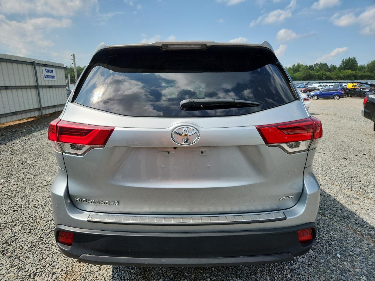2019 Toyota Highlander Le VIN: 5TDBZRFH0KS932960 Lot: 65463425