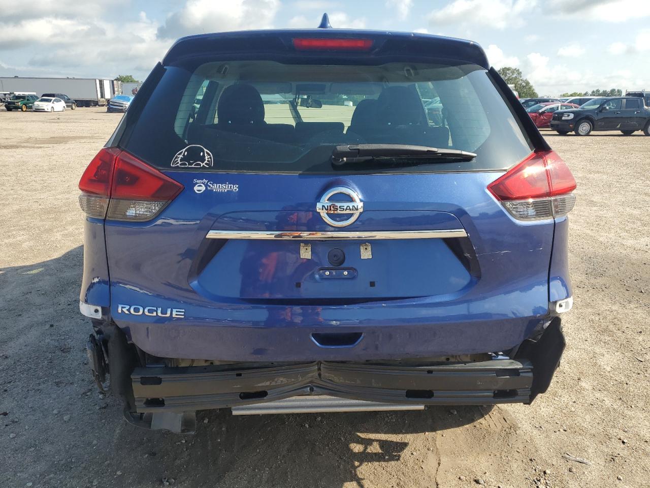 5N1AT2MT3JC827496 2018 Nissan Rogue S