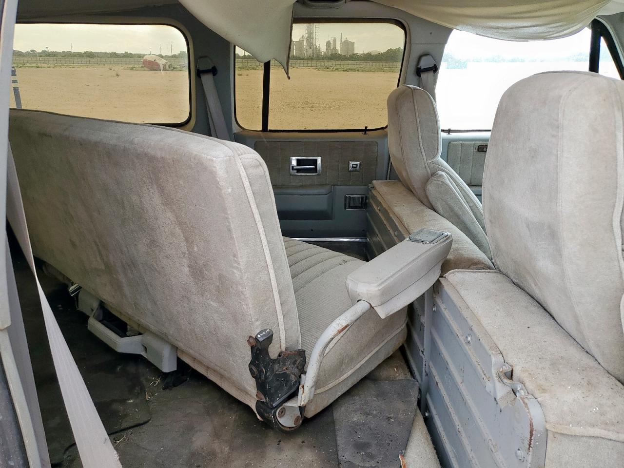 1991 GMC Suburban R15 Conventional VIN: 1GKER16C5MF505204 Lot: 62794065