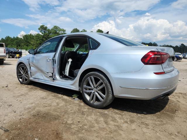  VOLKSWAGEN PASSAT 2018 Серебристый