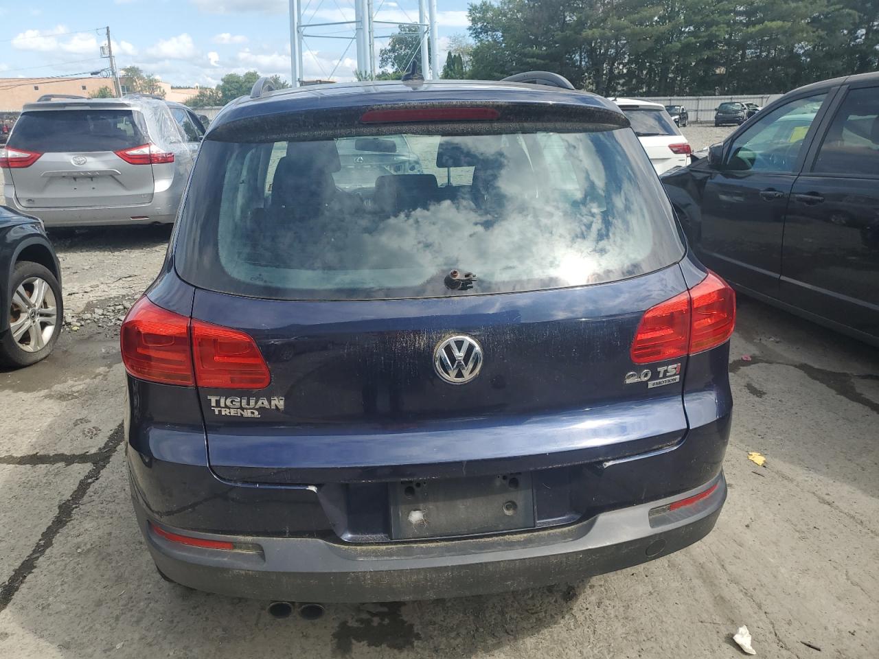 2015 Volkswagen Tiguan S VIN: WVGBV7AX8FW585409 Lot: 64014205