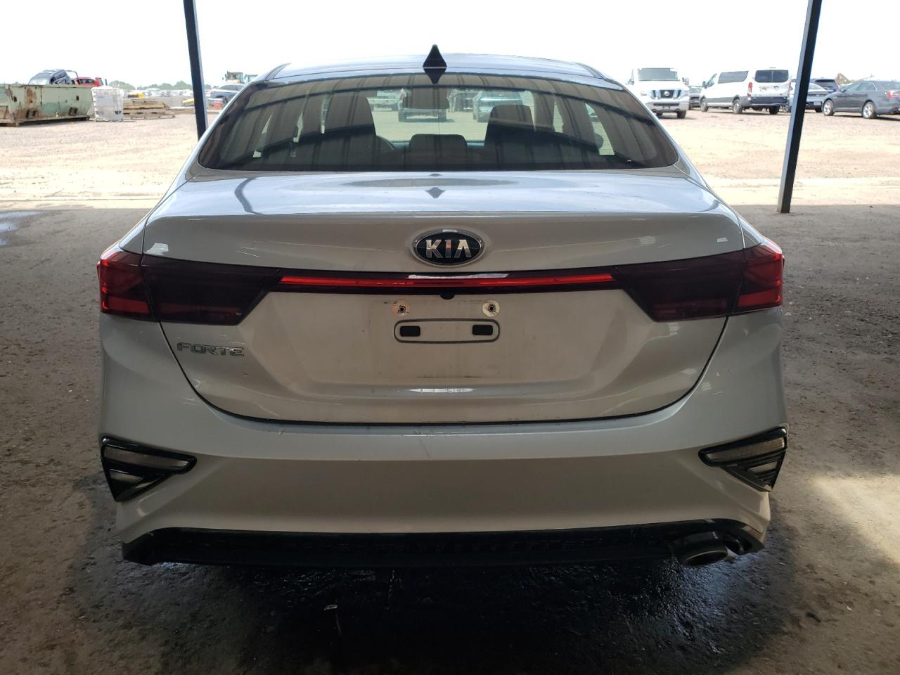 3KPF24AD7ME270014 2021 Kia Forte Fe