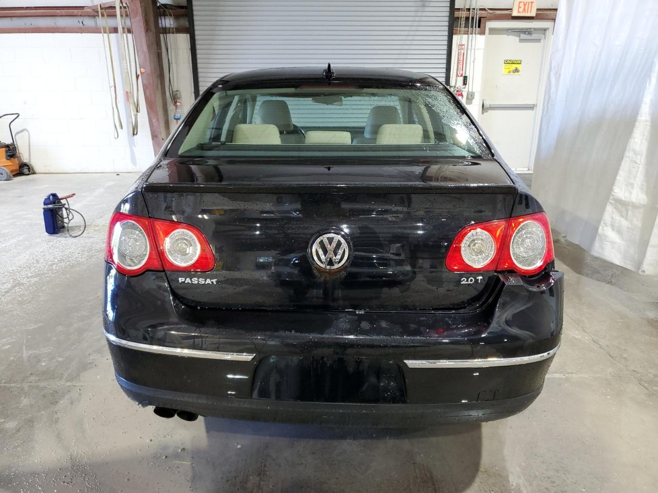 2010 Volkswagen Passat Komfort VIN: WVWJM7AN1AE068033 Lot: 65315545