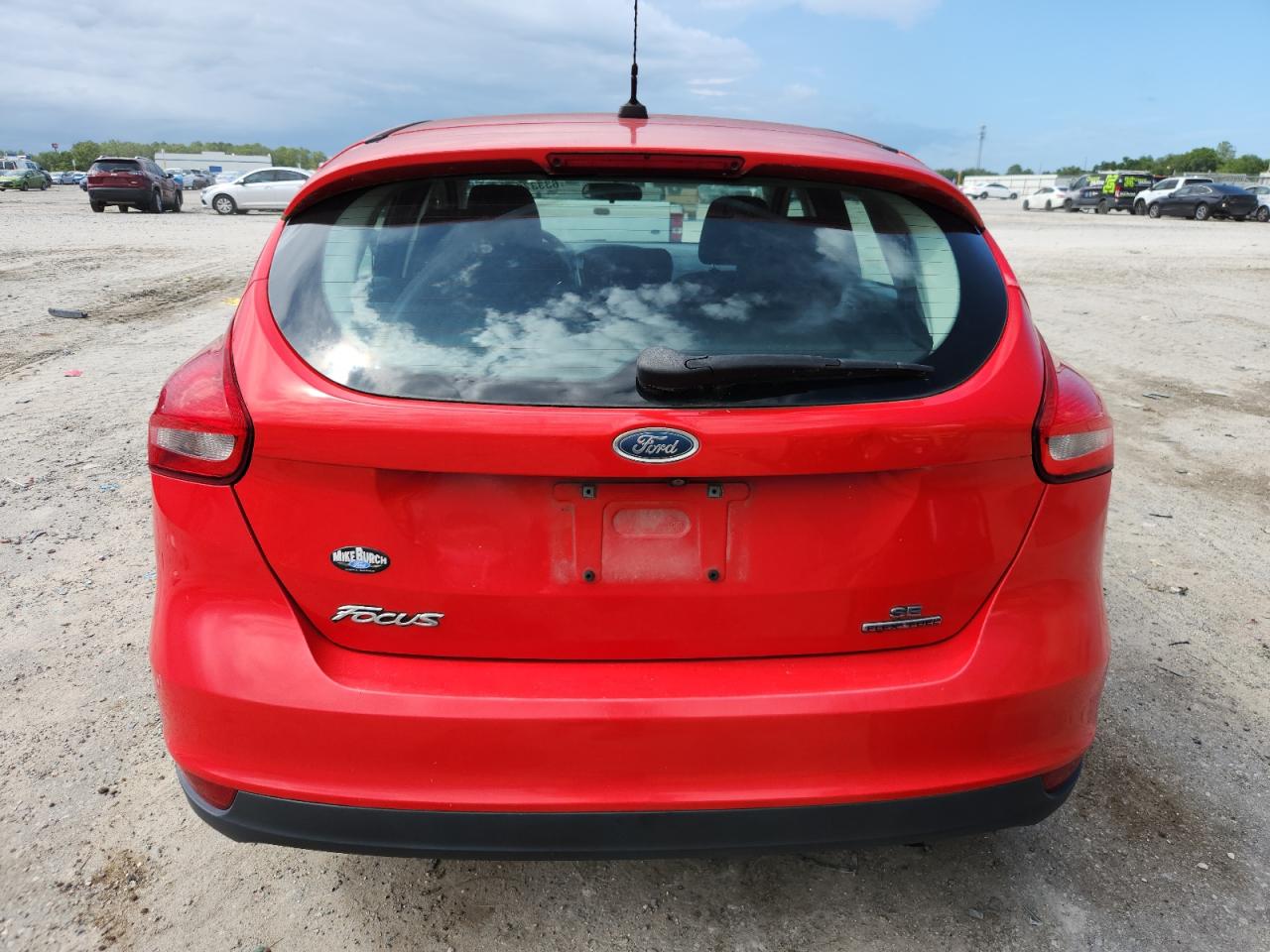 2015 Ford Focus Se VIN: 1FADP3K25FL296577 Lot: 63337905