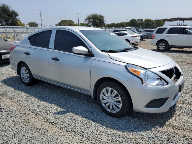  NISSAN VERSA 2016 Srebrny