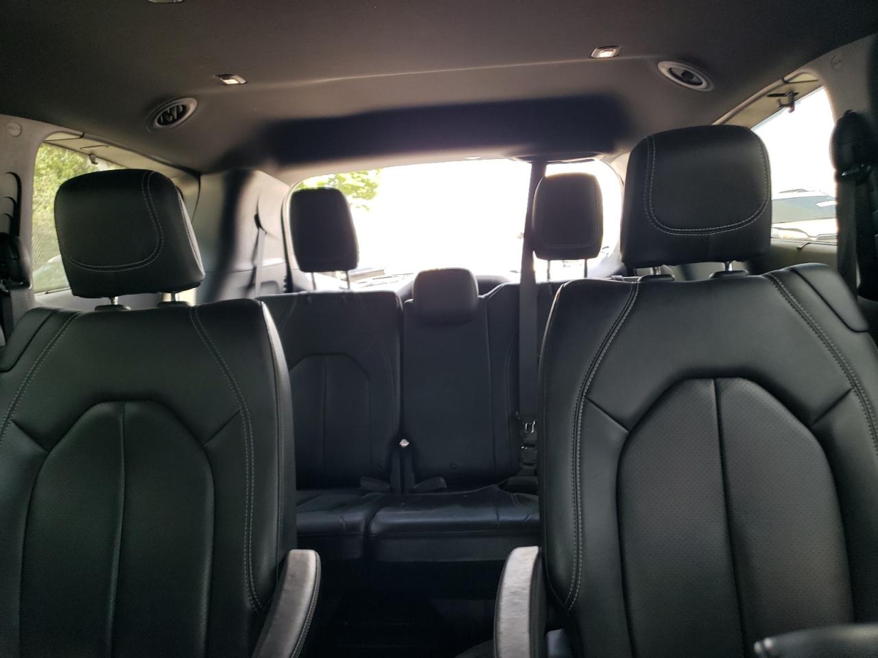 2019 Chrysler Pacifica Touring L VIN: 2C4RC1BG1KR669174 Lot: 64273355