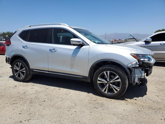  NISSAN ROGUE 2017 Srebrny