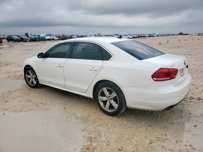  VOLKSWAGEN PASSAT 2013 Білий