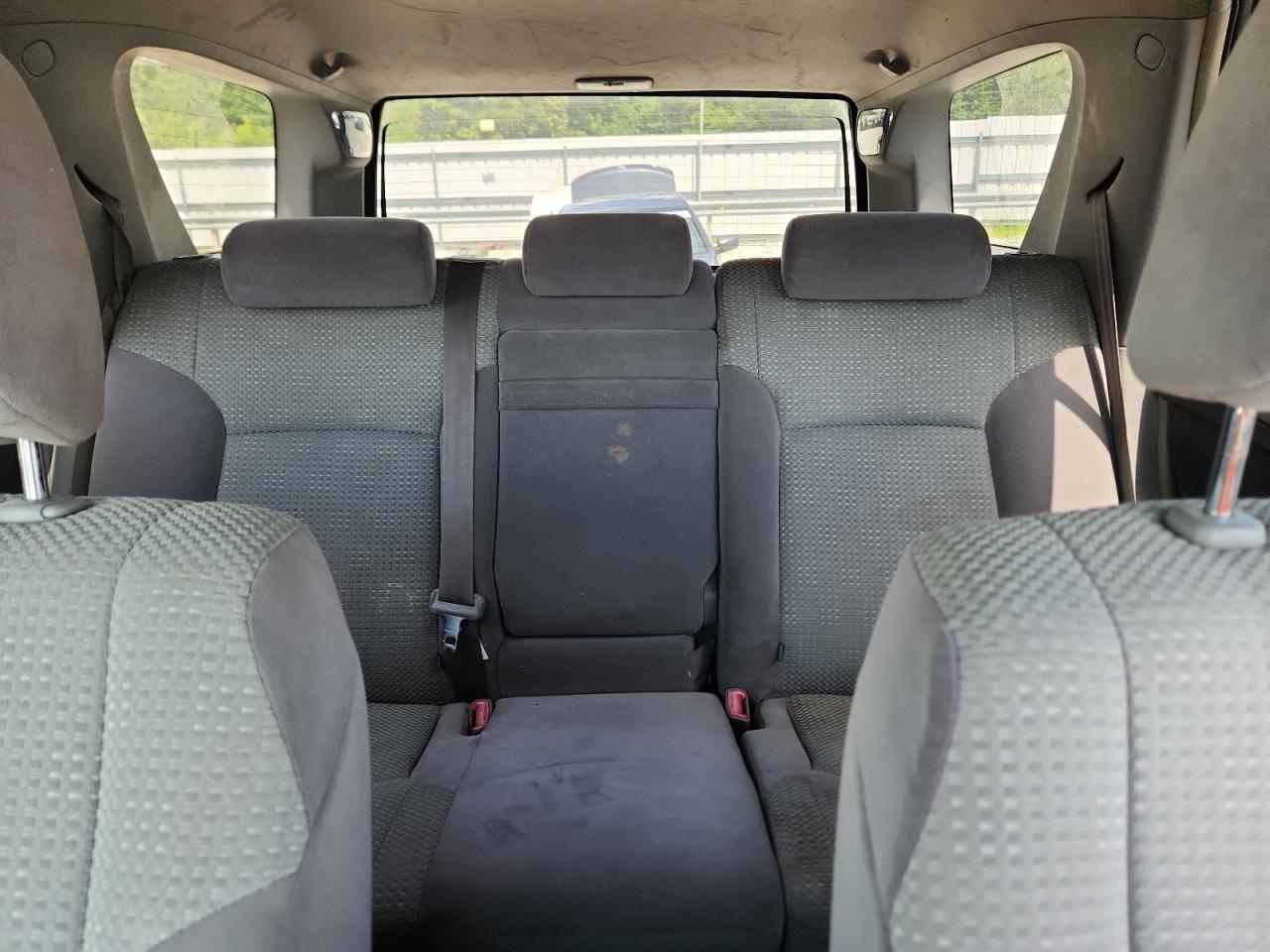 2003 Toyota 4Runner Sr5 VIN: JTEBU14RX30015813 Lot: 64470535