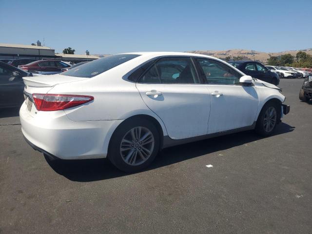  TOYOTA CAMRY 2016 Biały