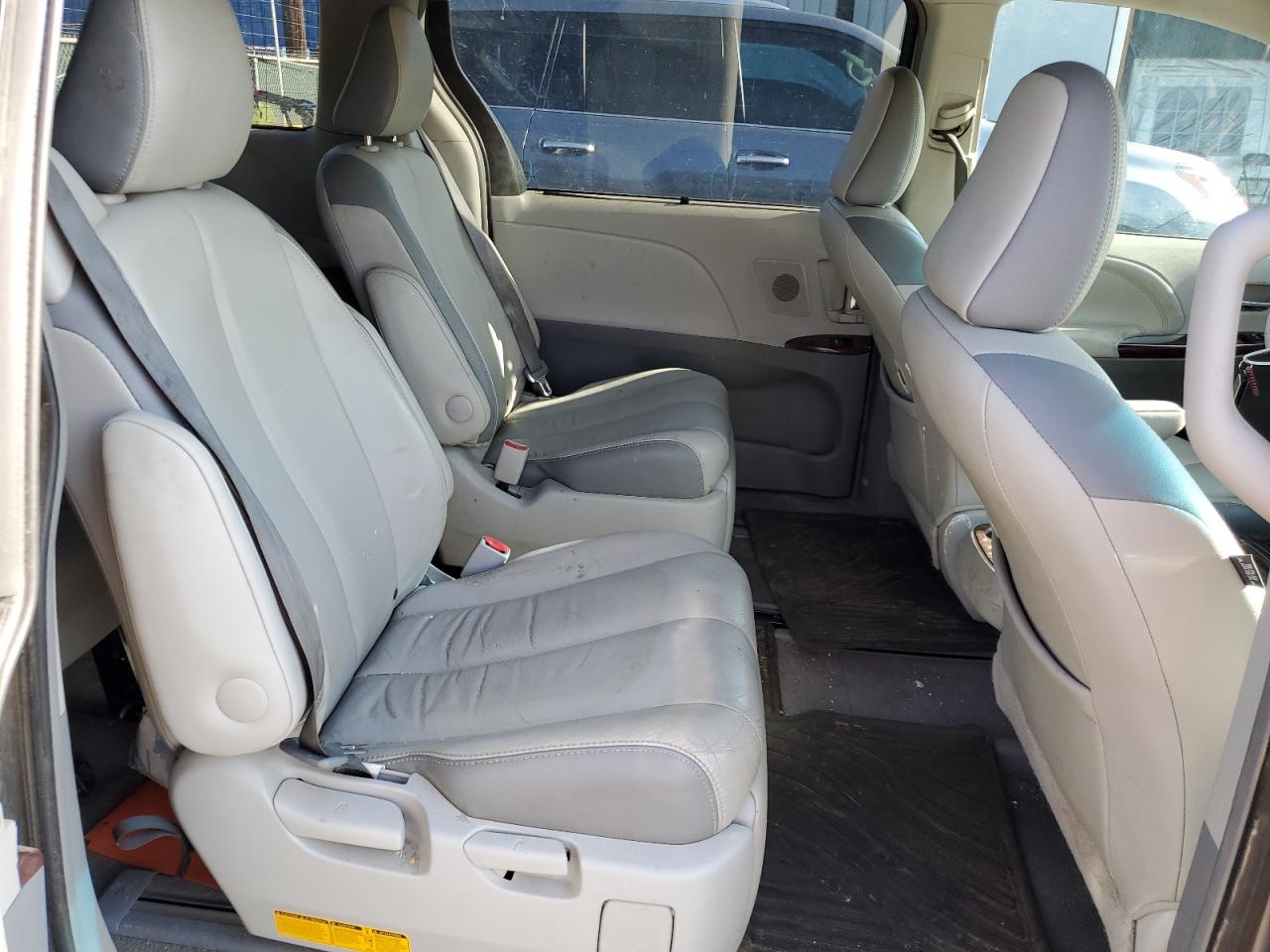 2013 Toyota Sienna Xle VIN: 5TDDK3DC6DS067383 Lot: 63749875