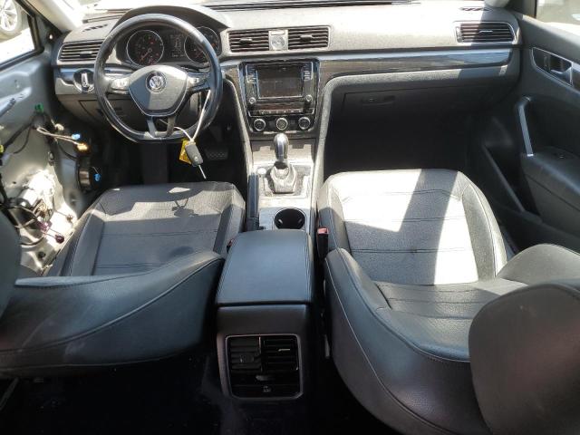  VOLKSWAGEN PASSAT 2017 Srebrny