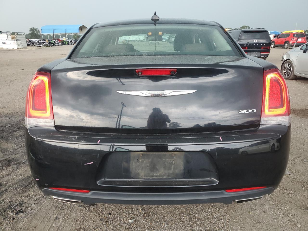 2018 Chrysler 300 Touring VIN: 2C3CCAAG8JH340956 Lot: 65612145