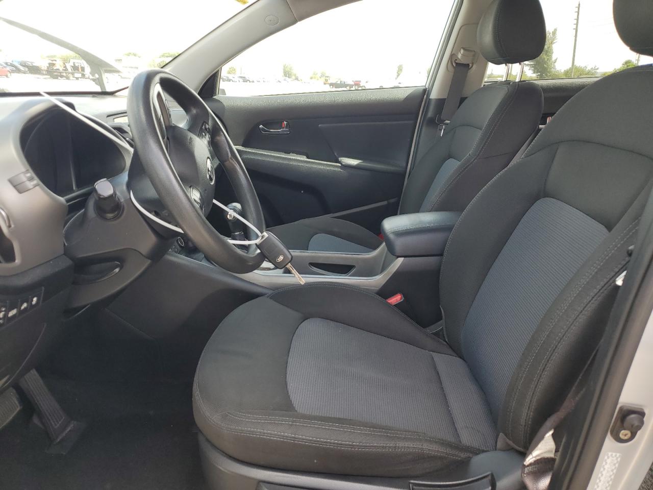 kndpb3acxg7842140 KNDPB3ACXG7842140 2016 Kia Sportage Lx