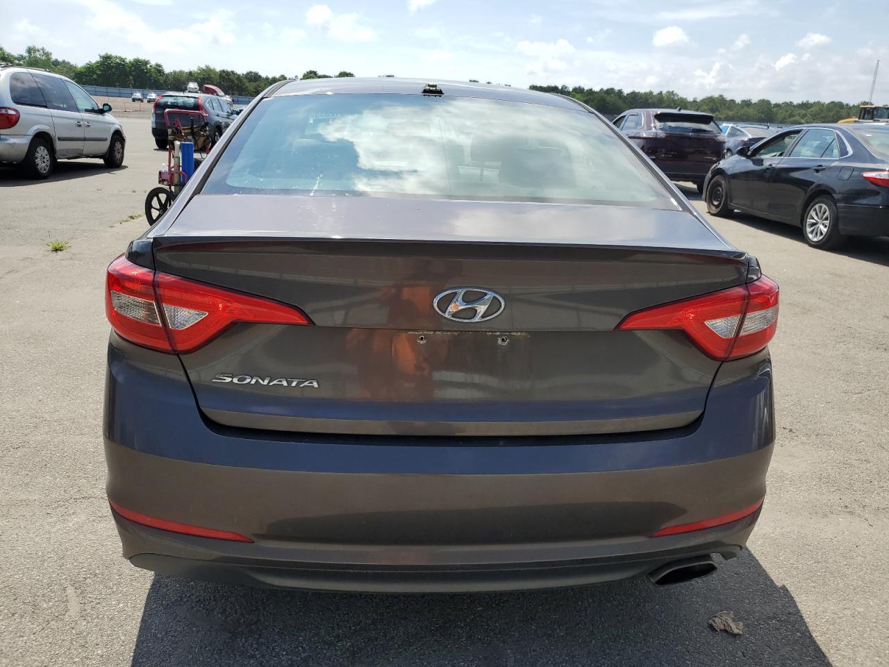 2015 Hyundai Sonata Se VIN: 5NPE24AF5FH206579 Lot: 65012635
