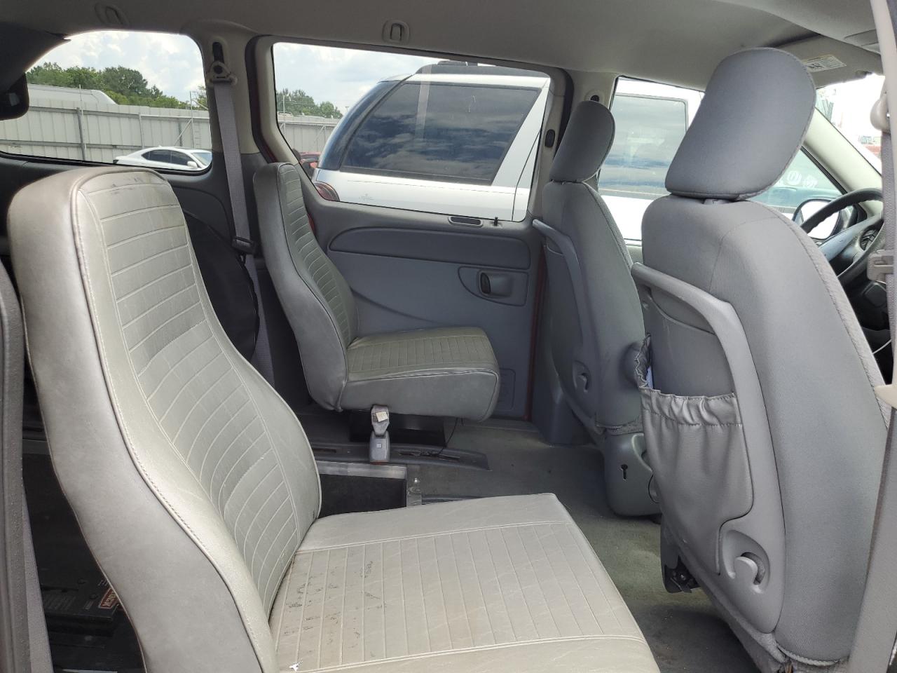 2006 Chrysler Town & Country VIN: 1A4GP45R06B550203 Lot: 66805225