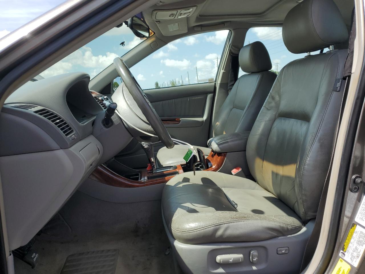 2004 Toyota Camry Le VIN: 4T1BE30K04U792075 Lot: 63822785