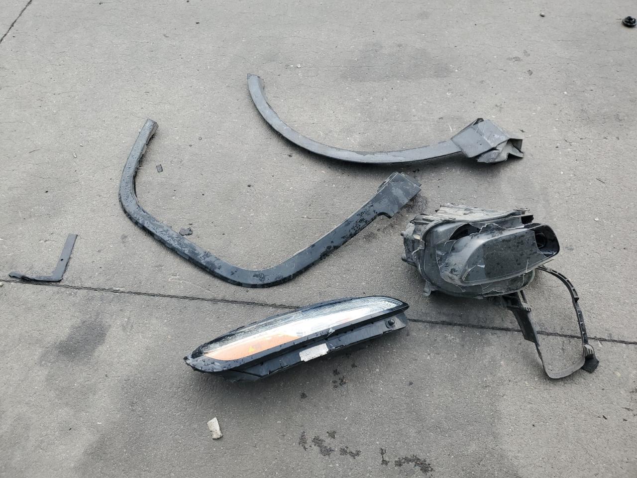 2017 Jeep Cherokee Latitude VIN: 1C4PJMCBXHW663858 Lot: 64079825