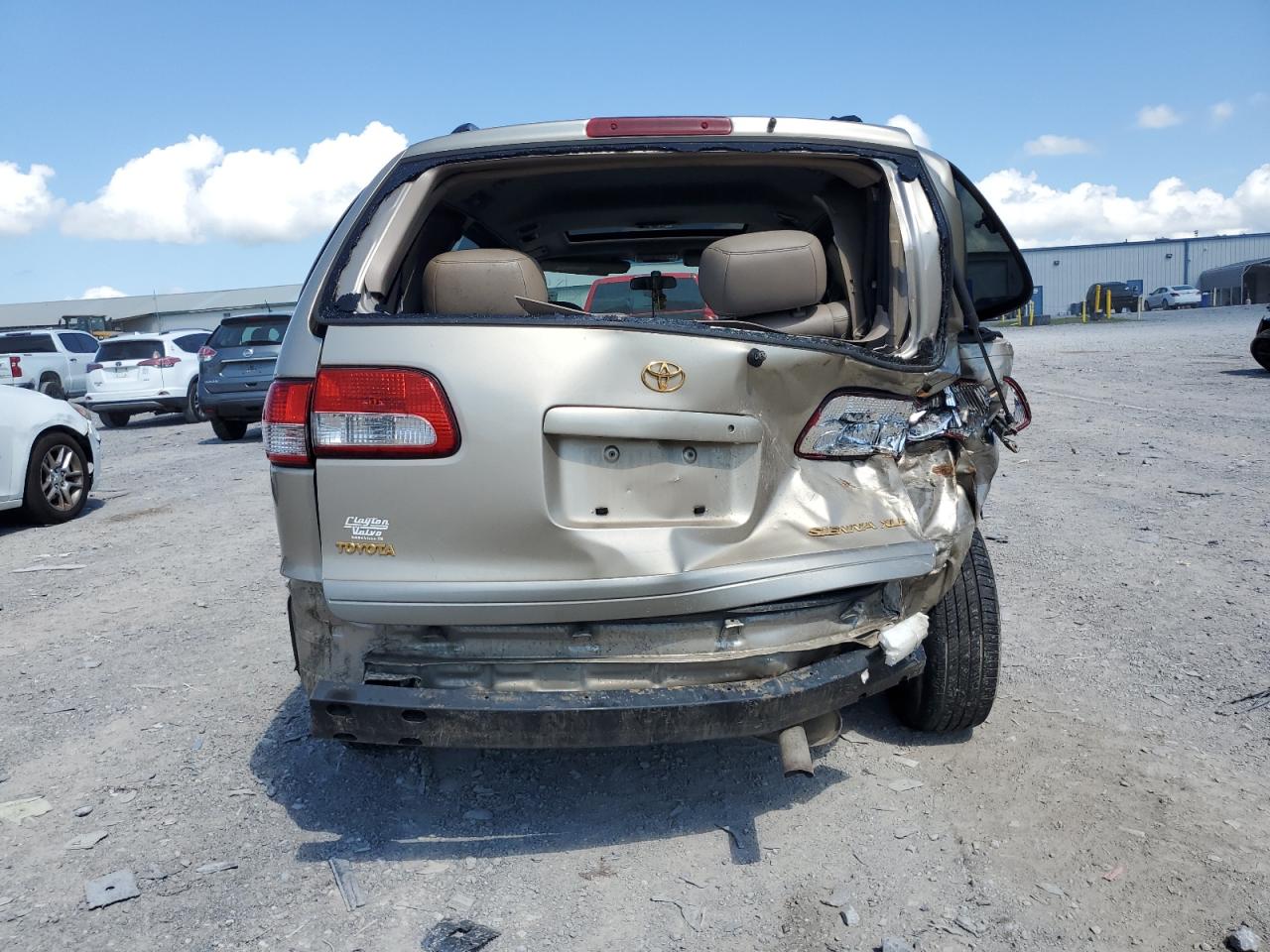 2002 Toyota Sienna Le VIN: 4T3ZF13C52U459251 Lot: 64275355