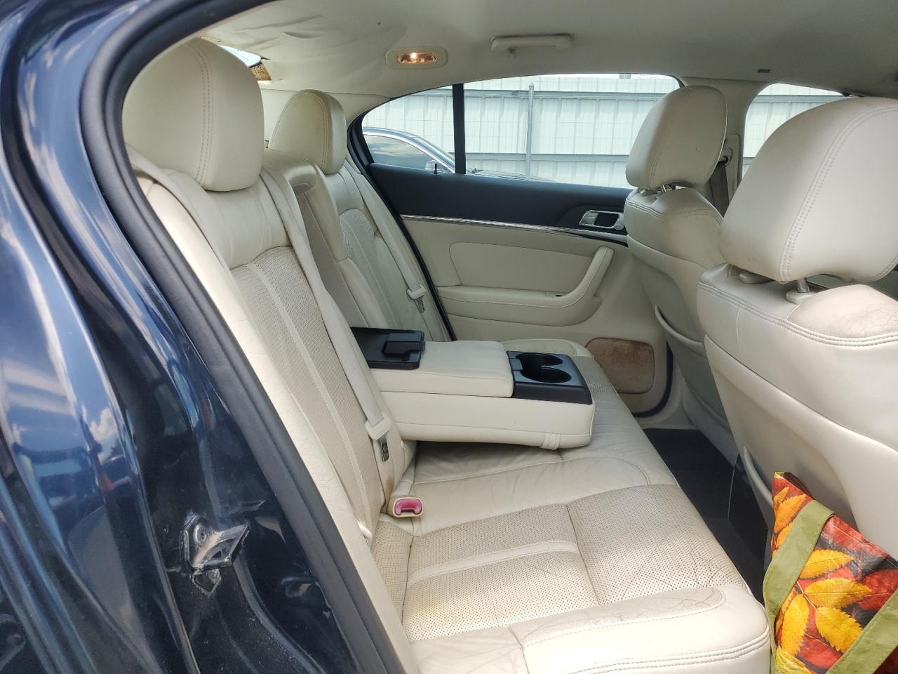 1LNHM93R79G611990 2009 Lincoln Mks