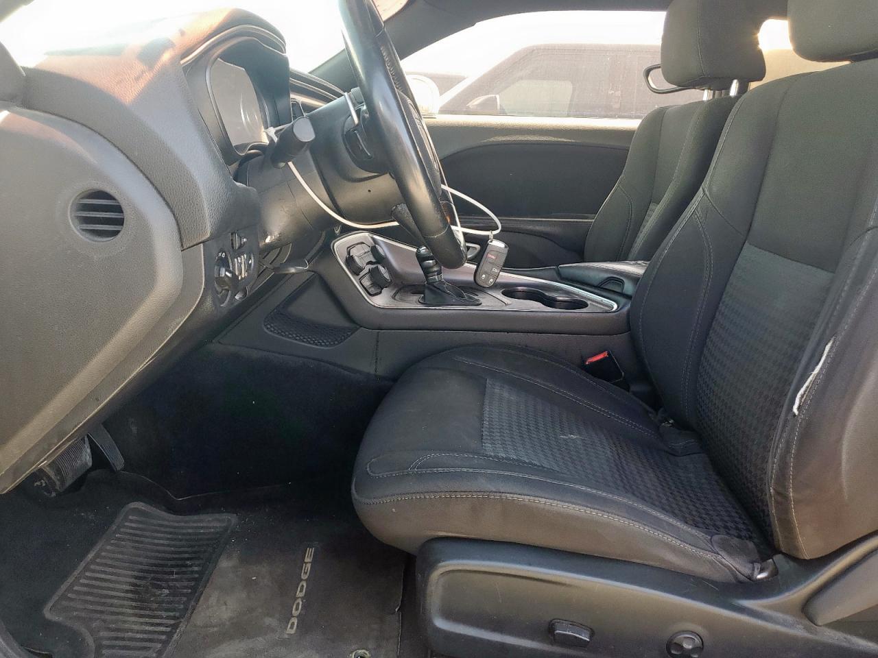 2015 Dodge Challenger Sxt VIN: 2C3CDZAG2FH892939 Lot: 65775095