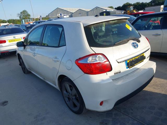 2011 TOYOTA AURIS HYBR