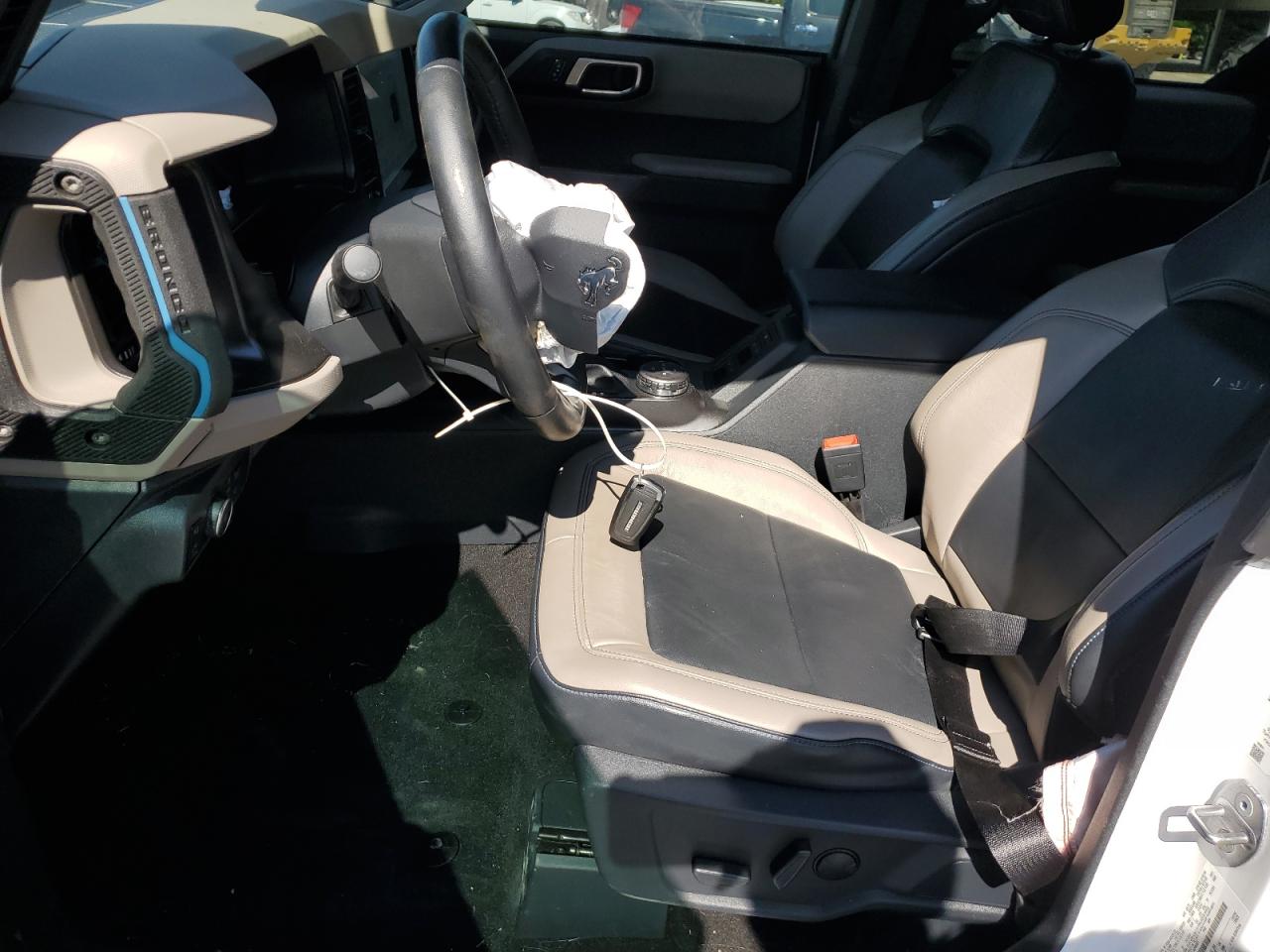 2021 Ford Bronco Base VIN: 1FMEE5DP6MLA69061 Lot: 64564535