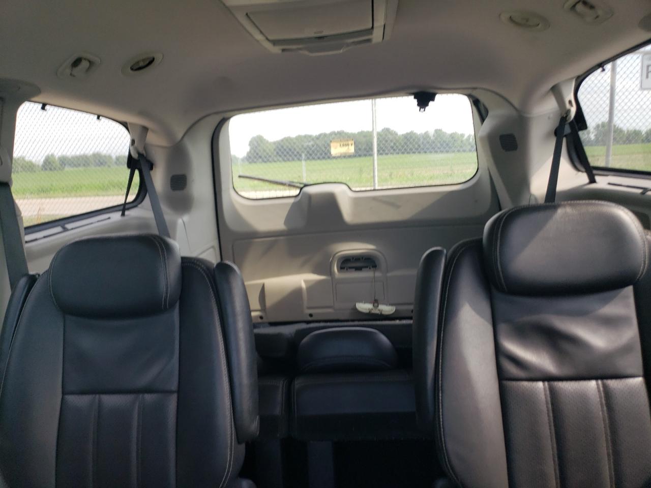 2010 Chrysler Town & Country Touring Plus VIN: 2A4RR8DX2AR366837 Lot: 63582065